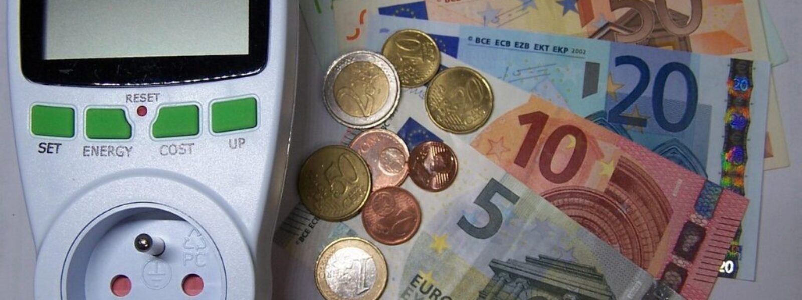 money saving tips electricity — Money Saving Tips & Hacks