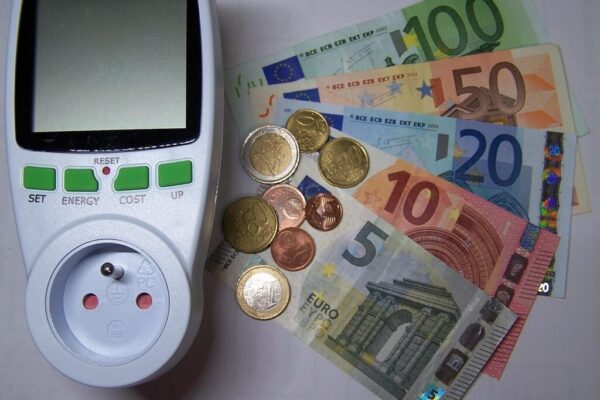 money saving tips electricity — Money Saving Tips & Hacks